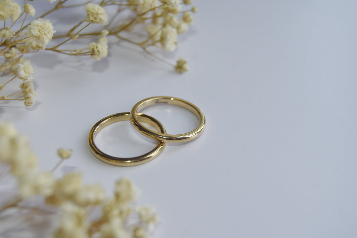 9ct-gold-tungsten-wedding-band-comfort-fit