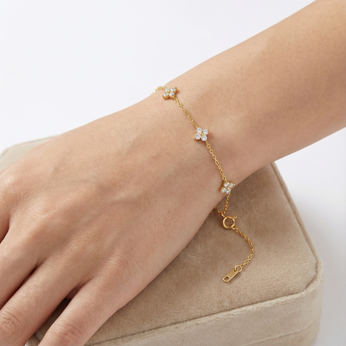Gold Four Leaf Clover Dainty Bracelet - Anniversary & Birthday Gift- Glitz